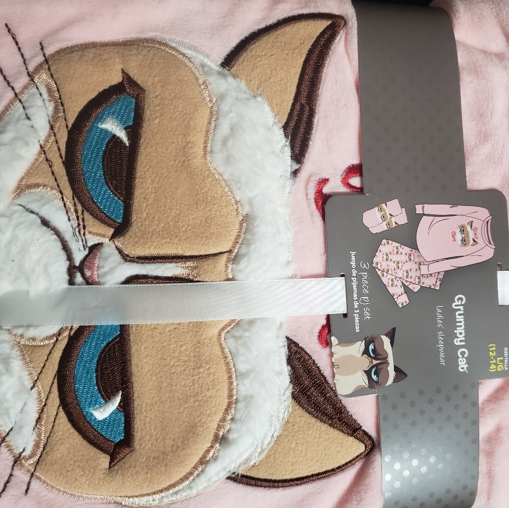 Womens grumpy cat jammies